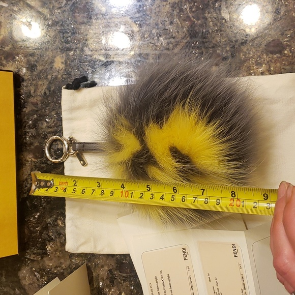 Fendi charm pom pom - Picture 10 of 12